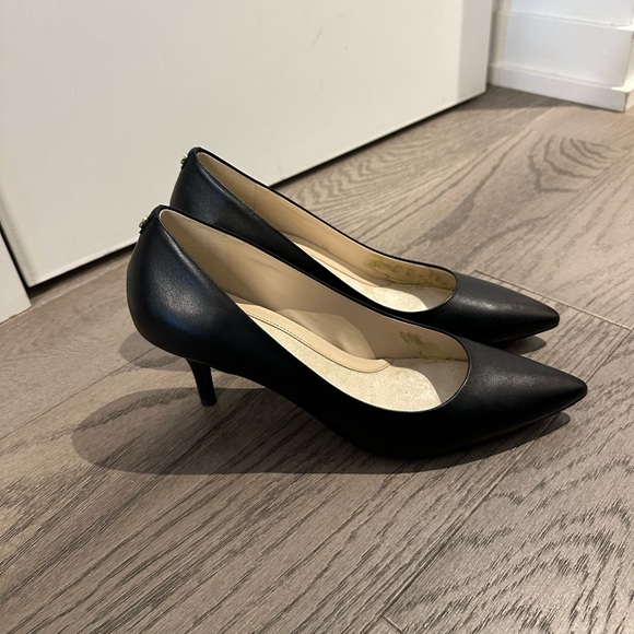 Cole Haan The Go-To Park Pump - Picture 2 of 8
